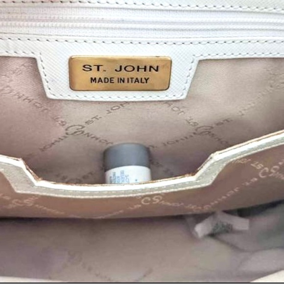 Vintage ST. JOHN Shoulder Handbag With Gold plaque. - Picture 10 of 10
